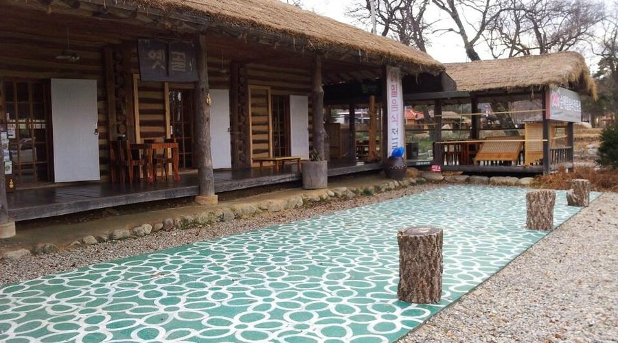 "YETGOL" restaurant located in Korea Pyeongchang-gun. - Spring, Summer, Fall View