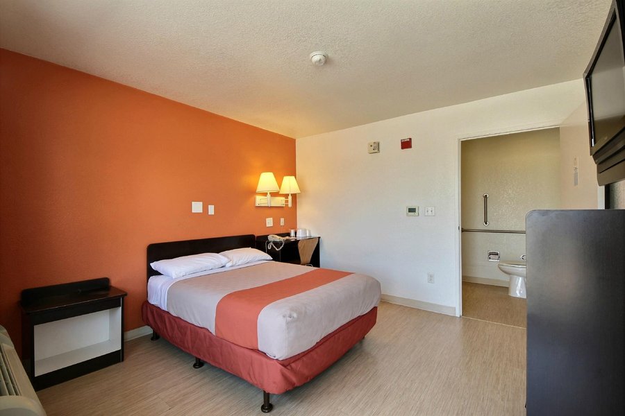 MOTEL 6 SAN ANTONIO WEST - SEAWORLD - Prices & Reviews (TX) - Tripadvisor