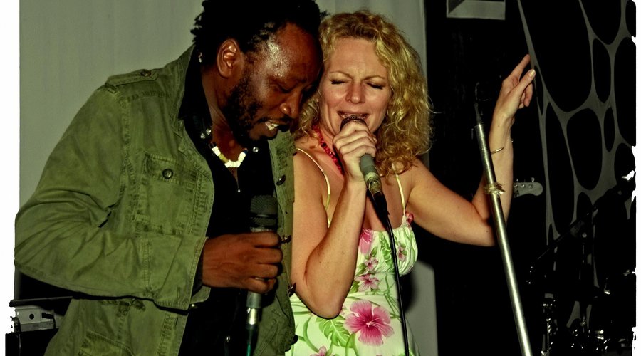 The star with Gonzalo Mabunda