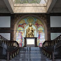 The lobby of the Temple Leah
