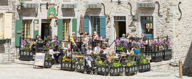 Terrasse sur la Place Royale