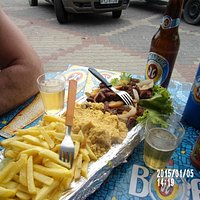 carne seca salteada con fritas y farofa