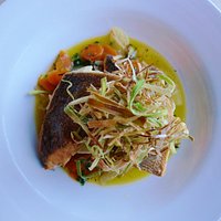 Sea bream and crispy leeks