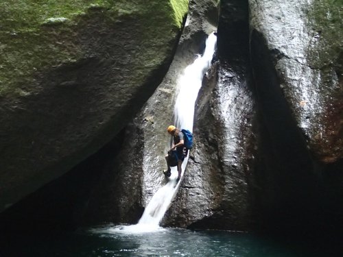 Spelaion Brasil - Novos Longes para Canyoning - DUAL CANYON GUIDE