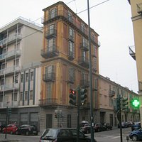 Casa Scaccabarozzi vista da Corso San Maurizio