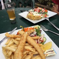 Fish and chips et pomme de terre farcie