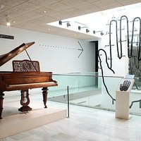 MANO GUIDONIANA. Representación del sistema utilizado por Guido para enseñar las notas musicales