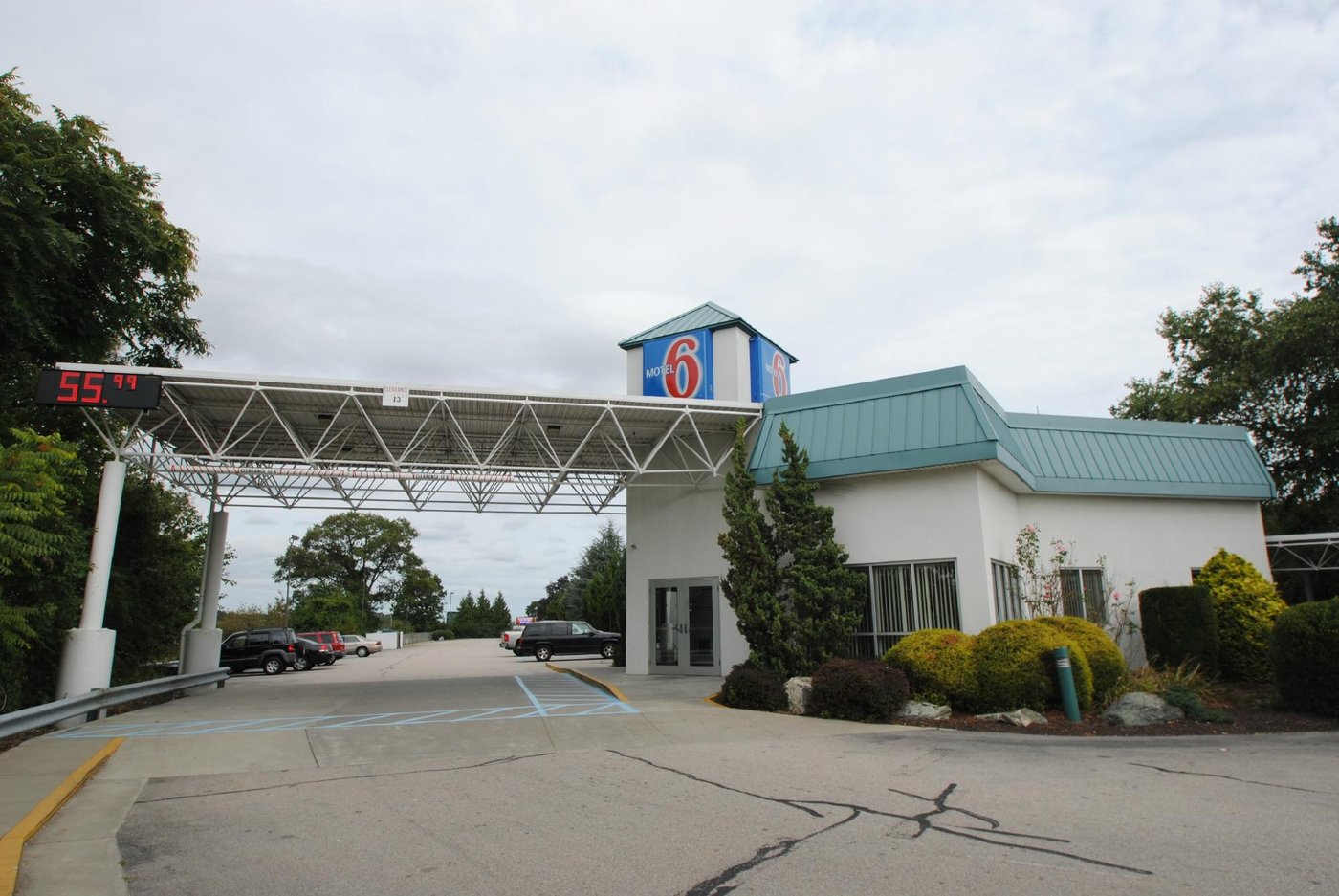 MOTEL 6 WARWICK RI - PROVIDENCE AIRPORT - I-95 - Motel Reviews, Photos