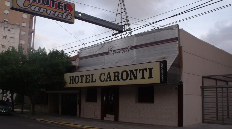 Fachada del hotel