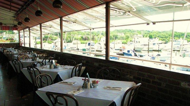 LaMotta's Dockside Restaurant Bar