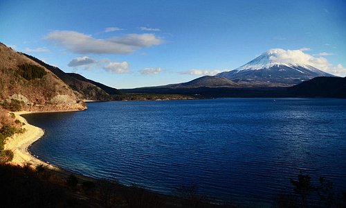 Lake Motosuko - can be seen in 1,000 yen