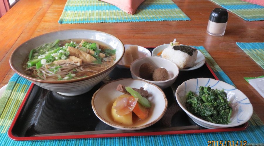 ネパールの蕎麦定食