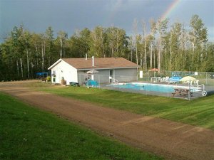 Pool & Beach