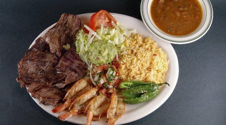 Los Reyes Mexican Grill