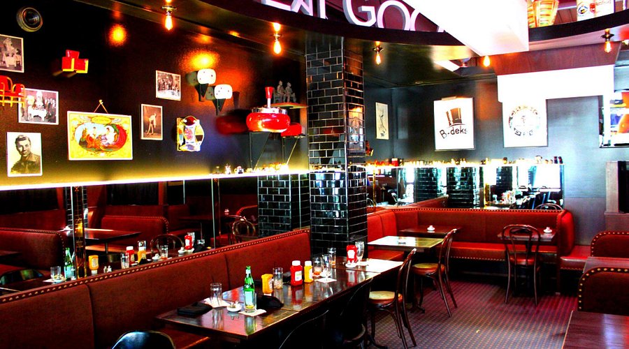 Luxe Bar & Grill