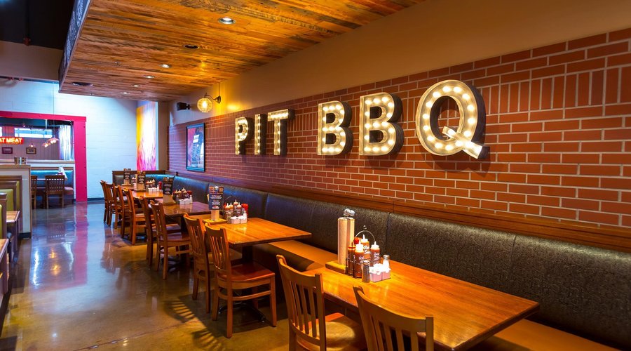 Famous Dave's BAR-B-QUE