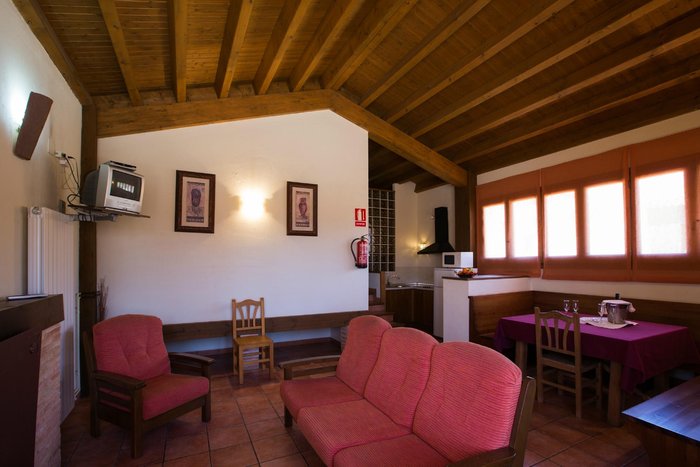 CASAS RURALES CENTRO DE TURISMO RURAL EL CERRETE DE HARO - Prices & Ranch  Reviews (Fuentelespino de Haro, Spain)