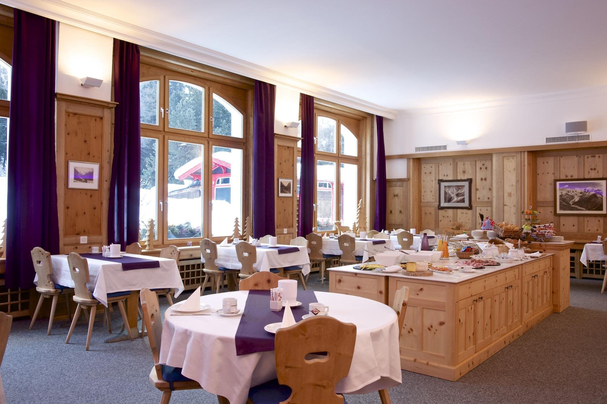 Hotel Morteratsch by null