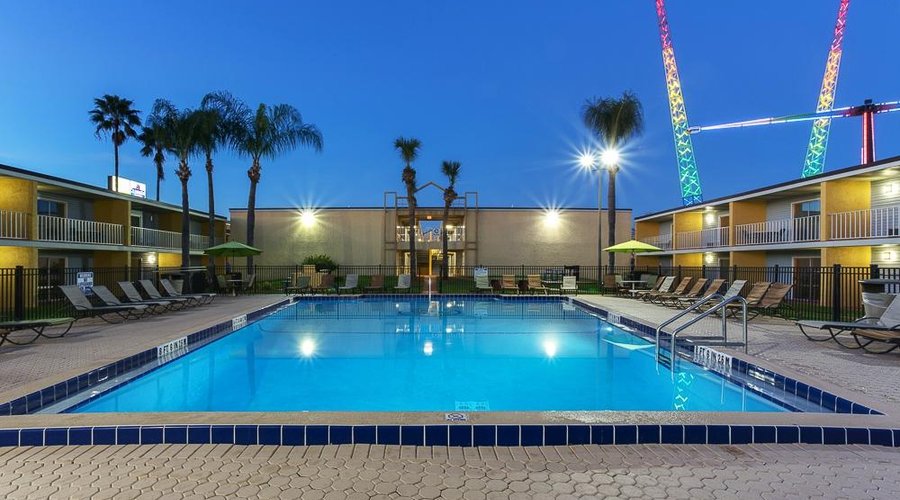 3 Swimming Pools