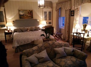 Room & Suite
