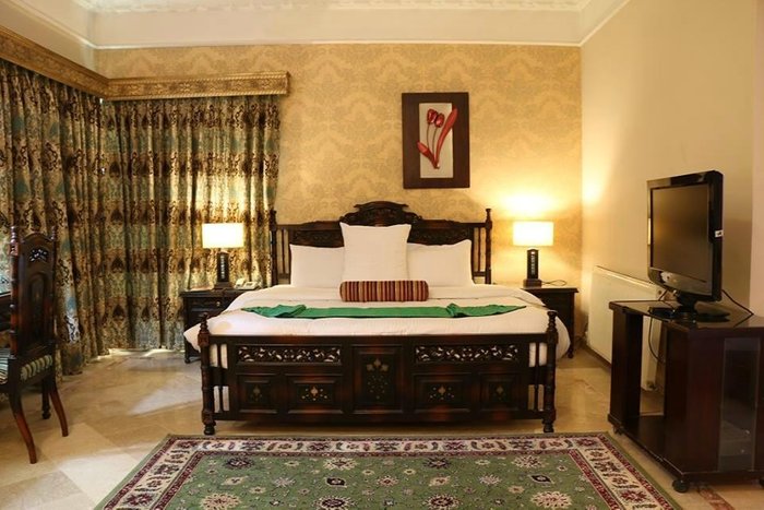 NEW GRACE INN - Prices & Guest house Reviews (Karachi, Pakistan)