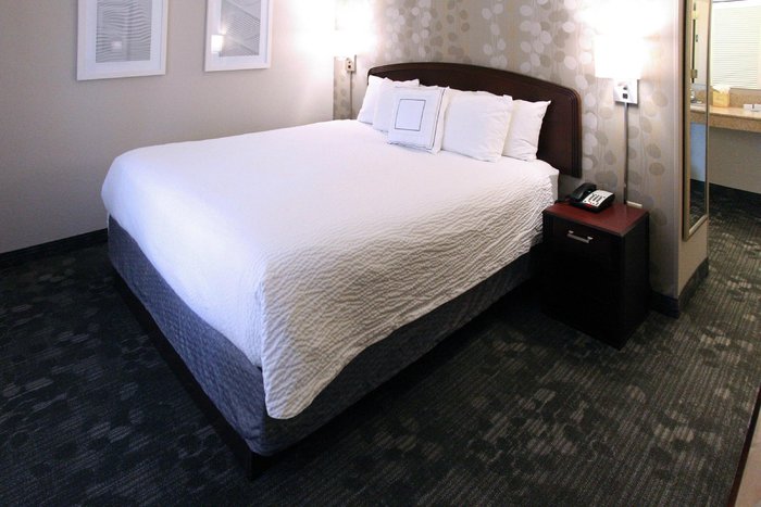 COURTYARD BY MARRIOTT CHARLOTTE MATTHEWS - Updated 2022 Prices & Hotel ...