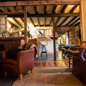 Raven Bar