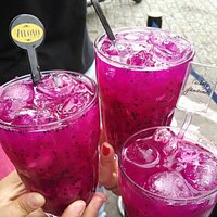 Caipirinha de pitaia.