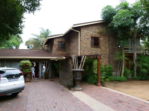 WILLOW MANOR GUEST HOUSE BRITS - Prices & Reviews (South Africa)