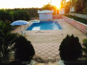 Pool & Beach
