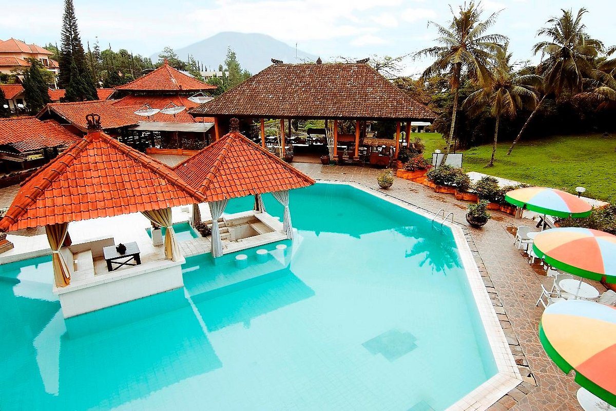 Royal Trawas Hotel &amp; Cottages, hotel di Prigen