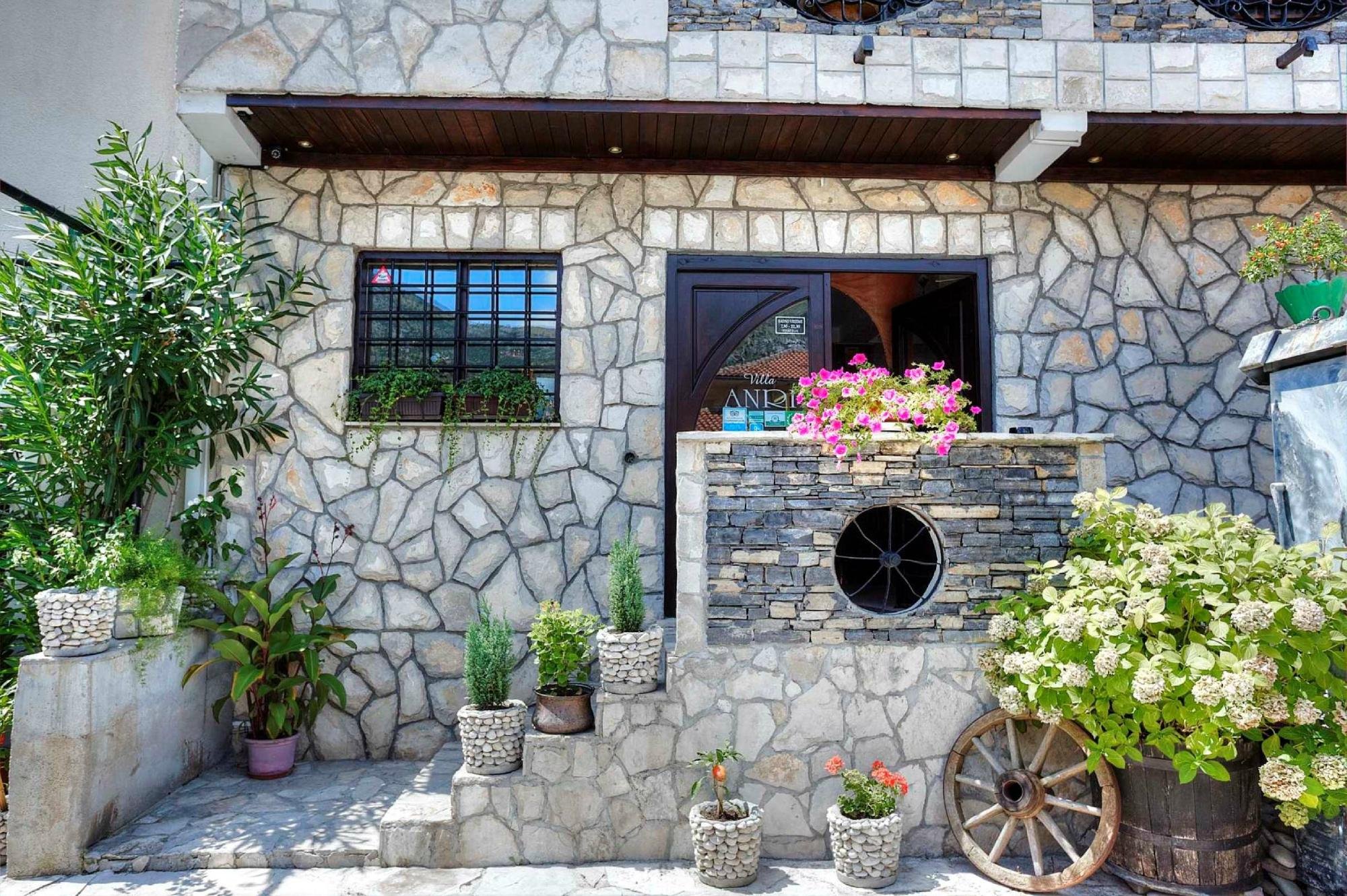 Villa Anri by null