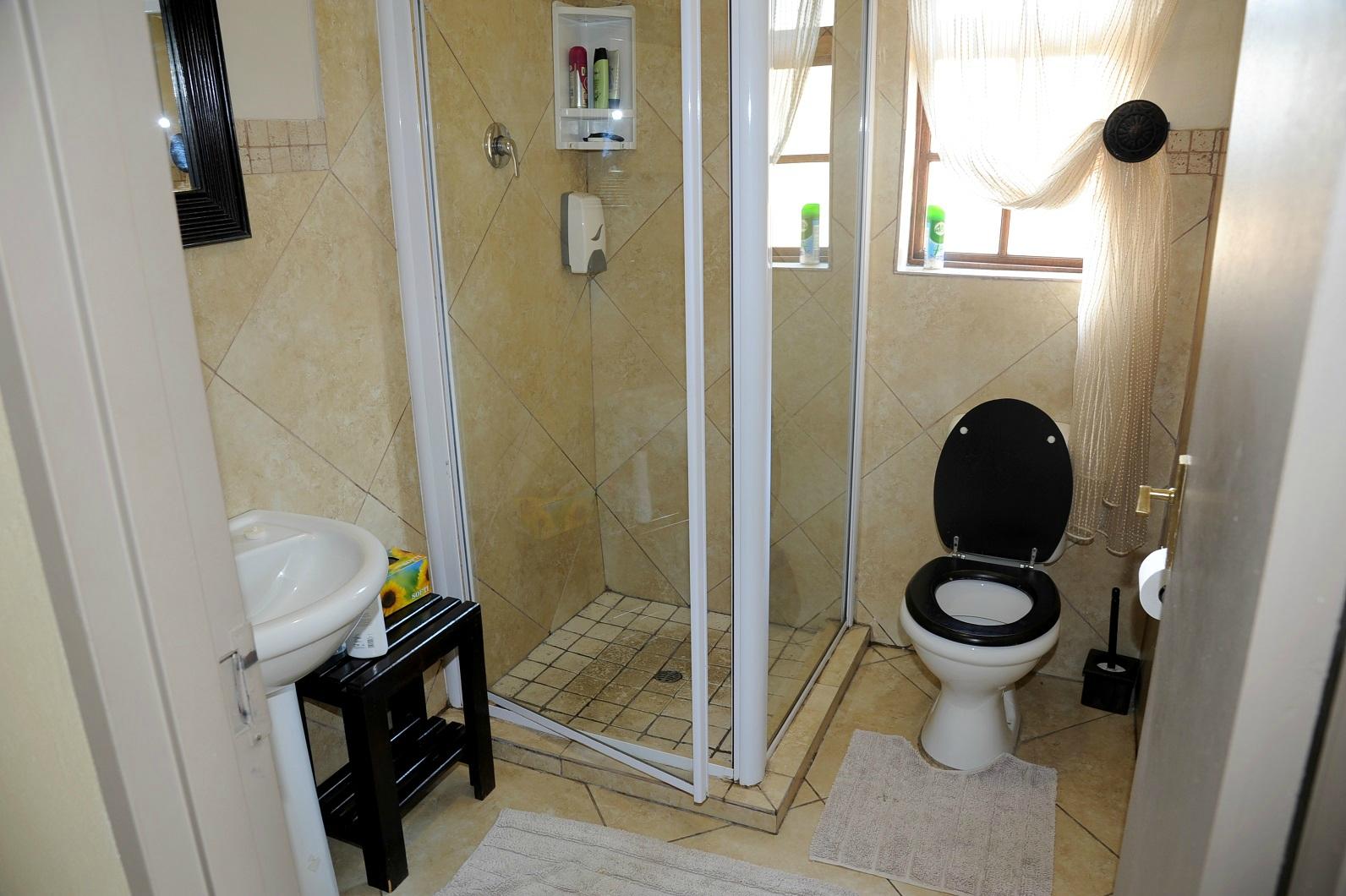 Hotel photo 5 of d'Vine Guest House.