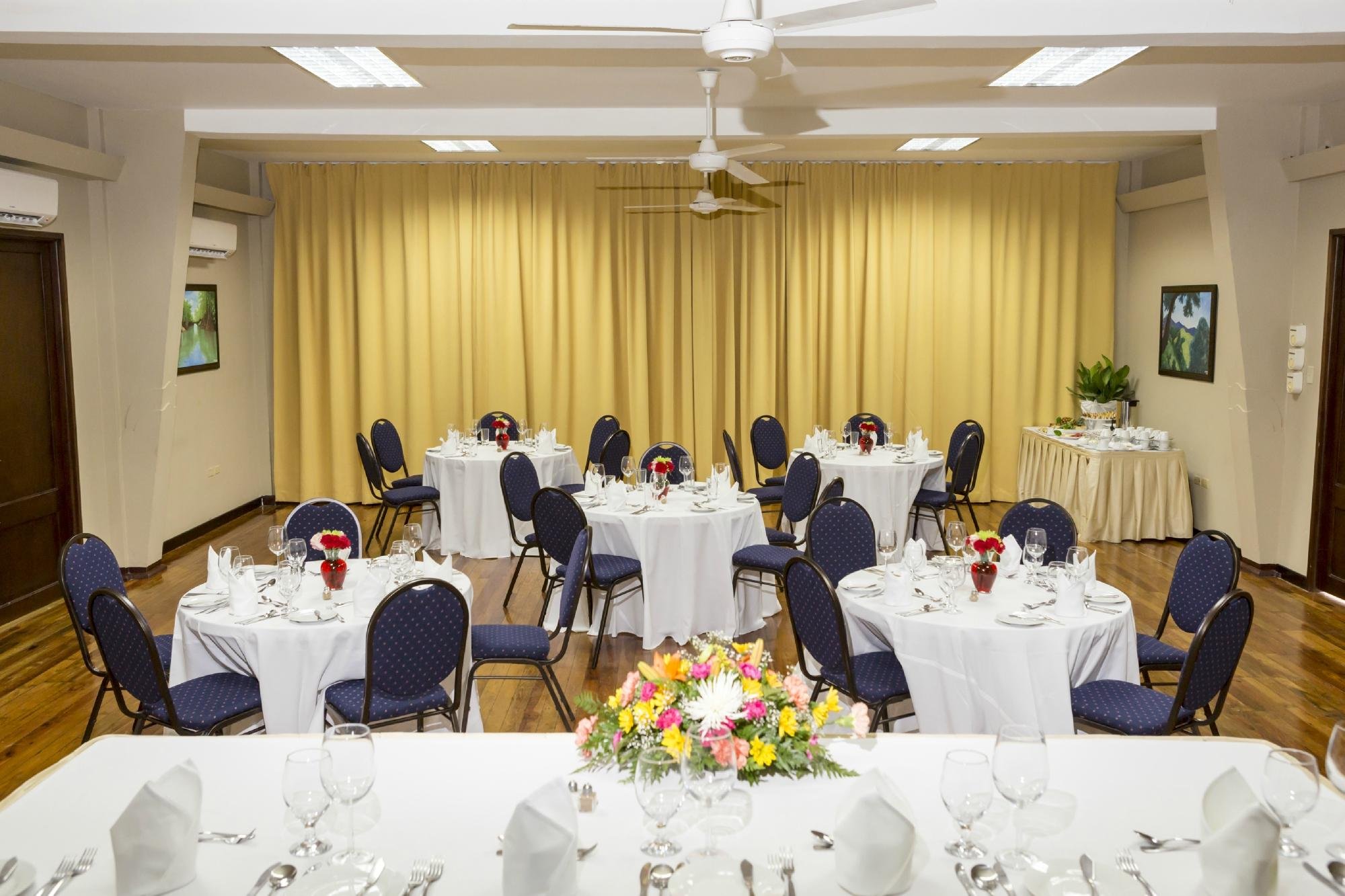 The Liguanea Club by null