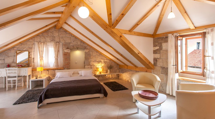 Triple room