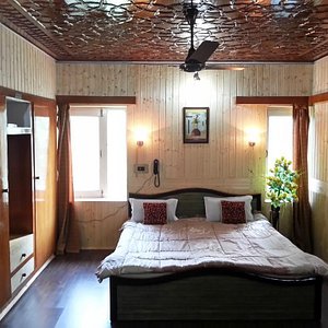 premium wooden rooms