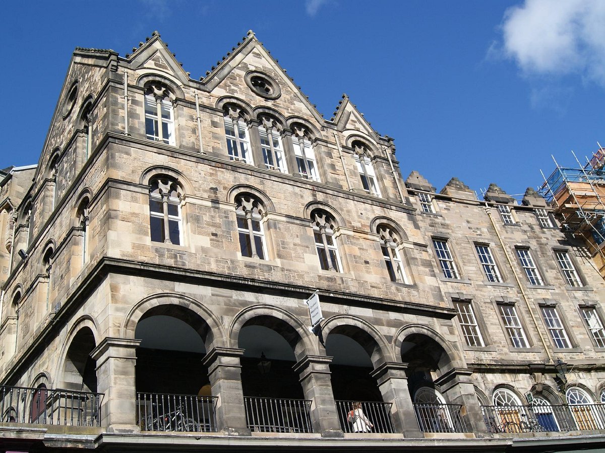 tour guide in edinburgh