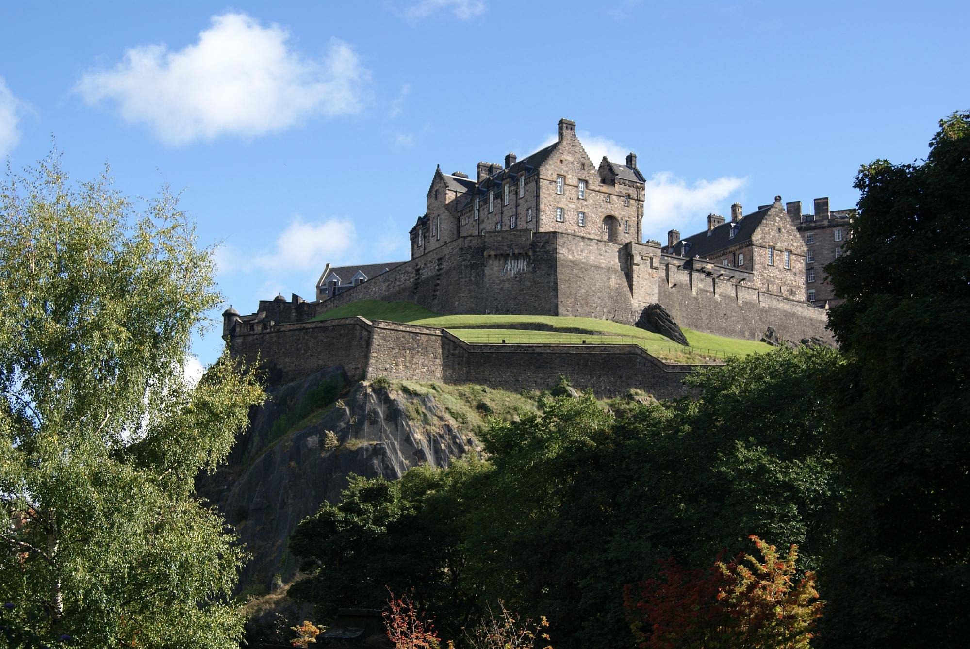Edinburgh Tour Guide - All You Need to Know BEFORE You Go
