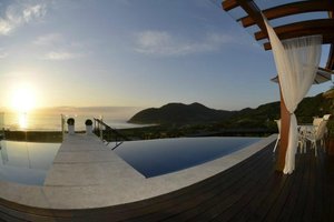 Piscina e praia