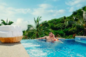 Piscina y playa