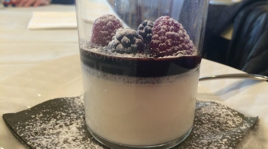 Panna cotta ai frutti di bosco