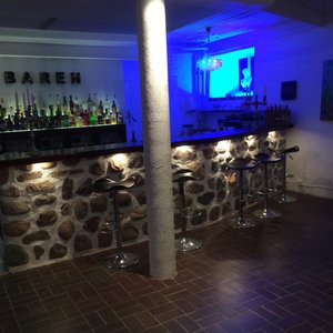 The bar is very nice!