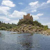 Castelo de Almourol e o rio Tejo