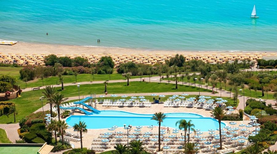 Serenusa Resort