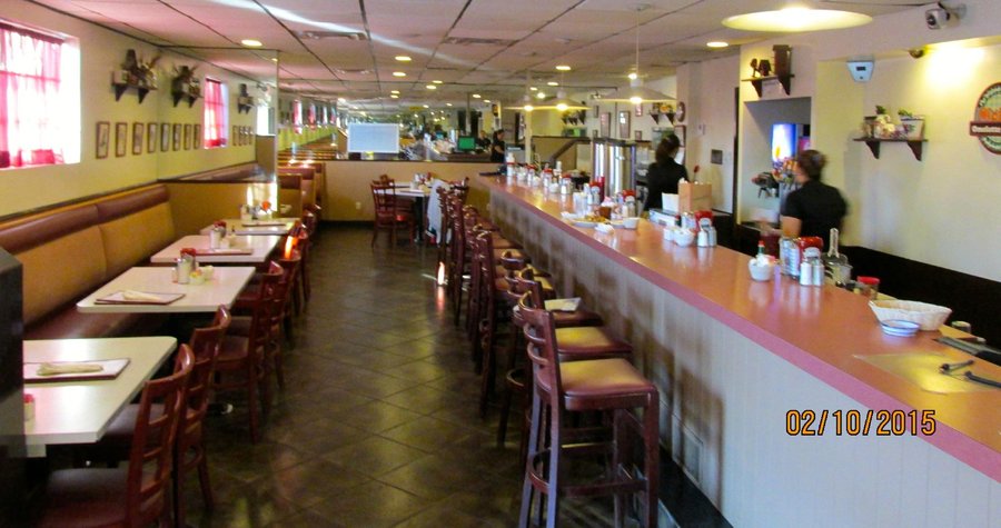 Nicki's Omlette & Grill
