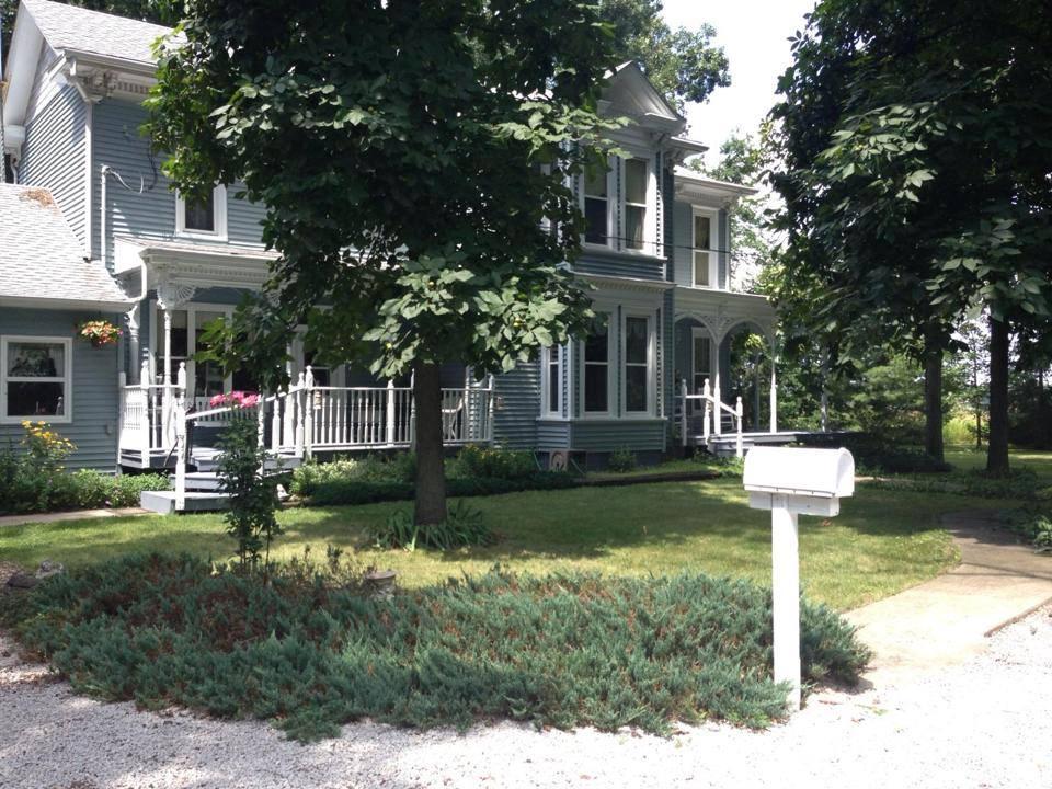 SIMPLE PLEASURES BED & BREAKFAST (Tuscola) - B&B Reviews & Photos ...