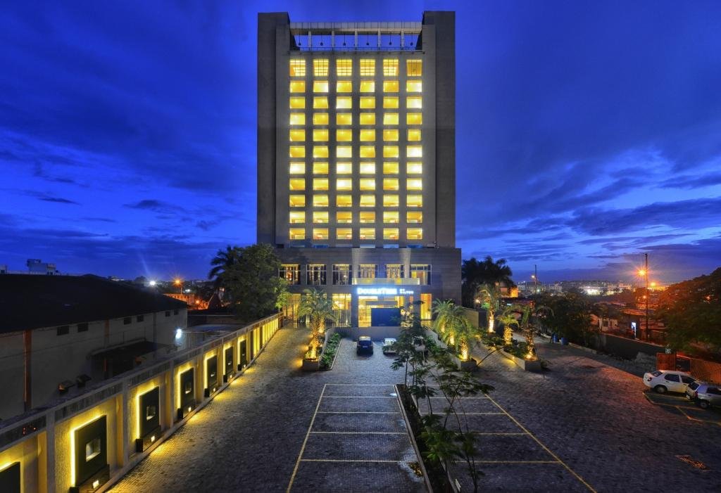 DOUBLETREE BY HILTON HOTEL PUNE - CHINCHWAD $89 ($̶1̶2̶7̶) - Updated ...