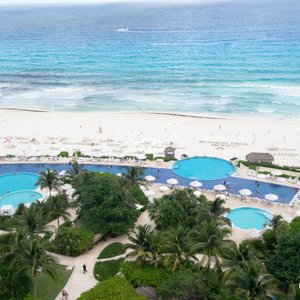 Live Aqua Beach Resort Cancun, hotel in Cancun