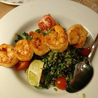 Quinoa tabbouleh with grilled shrimps