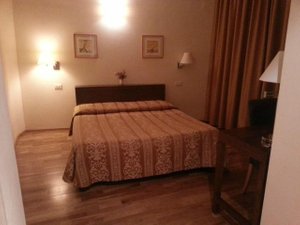 Room & Suite